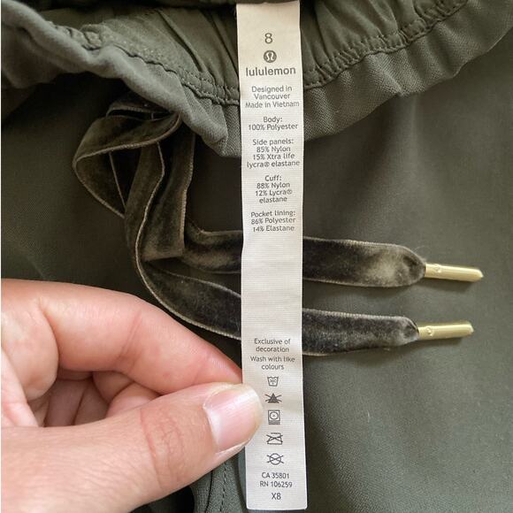LULULEMON Special Edition‎ On the Fly Jogger *Velvet Trim* Dark Olive - Picture 11 of 12